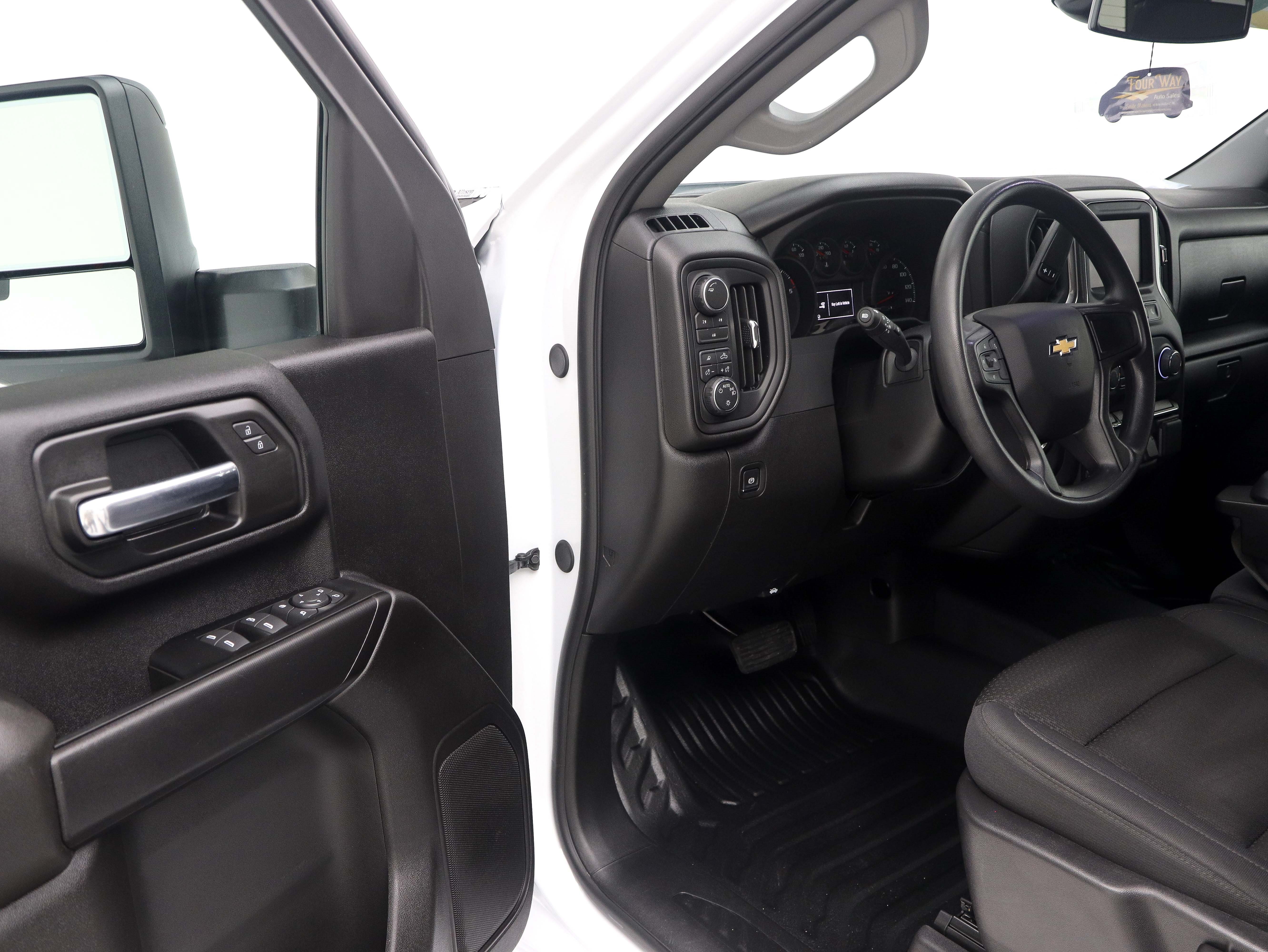 Used 2026 Chevrolet Silverado 3500 W/T AWD/4WD image 17