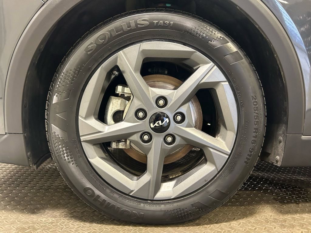 Used 2025 Kia K4 LXS image 30