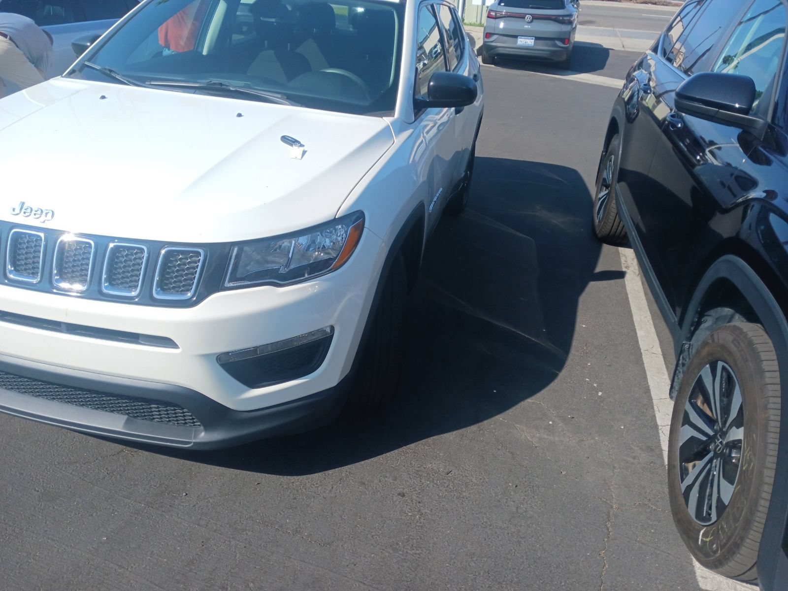 Used 2020 Jeep Compass Sport FWD image 1