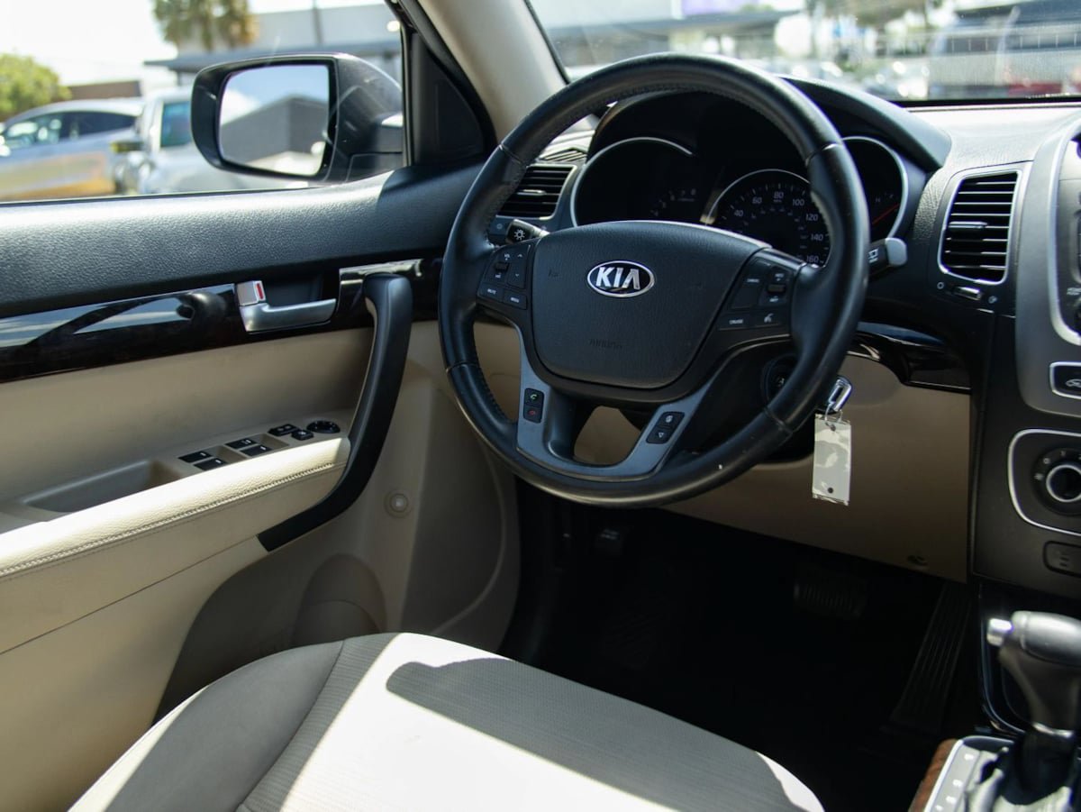 Used 2014 Kia Sorento LX FWD image 30