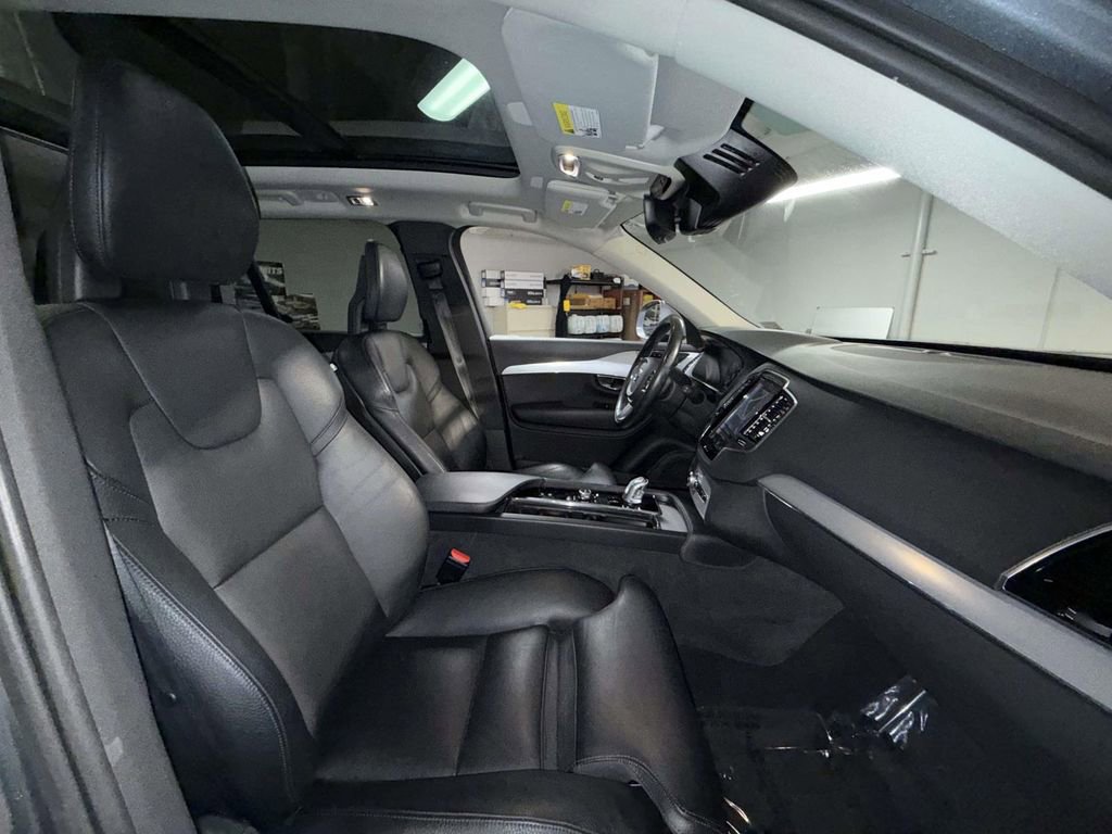 Used 2016 Volvo XC90 T8 Momentum w/ Vision Package image 14