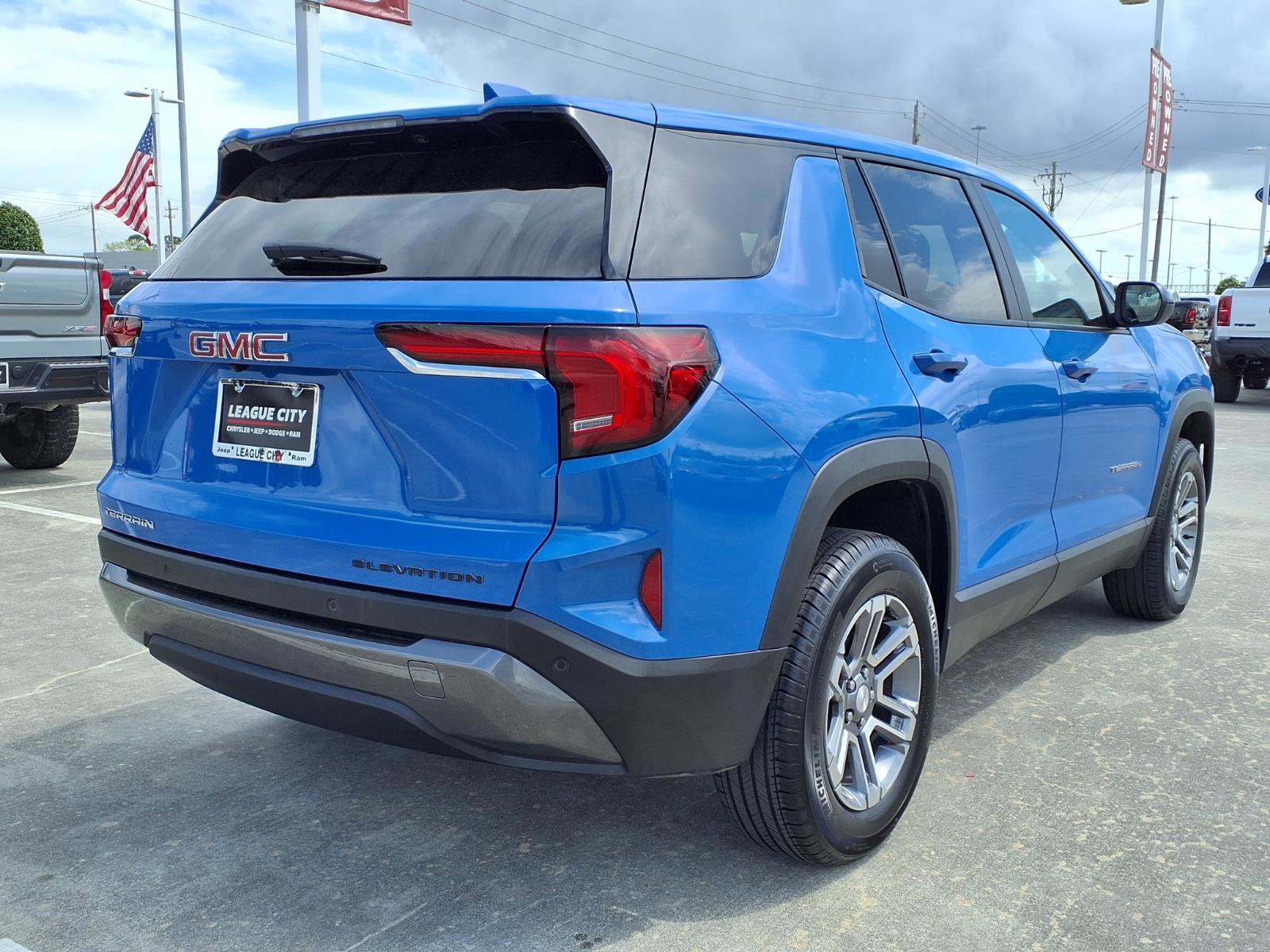 Used 2026 GMC Terrain Elevation image 4