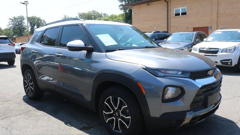 Used 2021 Chevrolet TrailBlazer ACTIV w/ Convenience Package FWD image 3