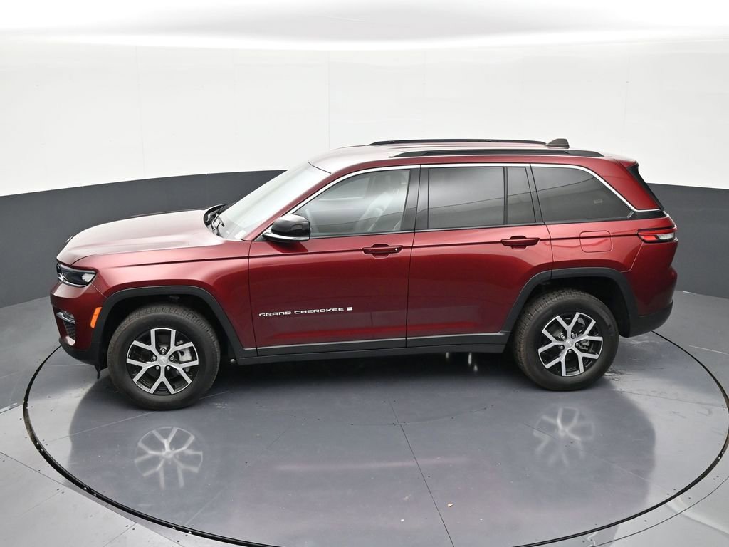 Used 2024 Jeep Grand Cherokee Limited AWD/4WD image 13