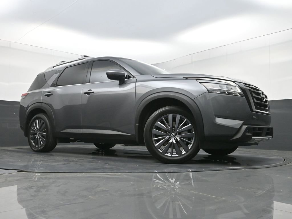 Used 2024 Nissan Pathfinder SL w/ SL Premium Package FWD image 28