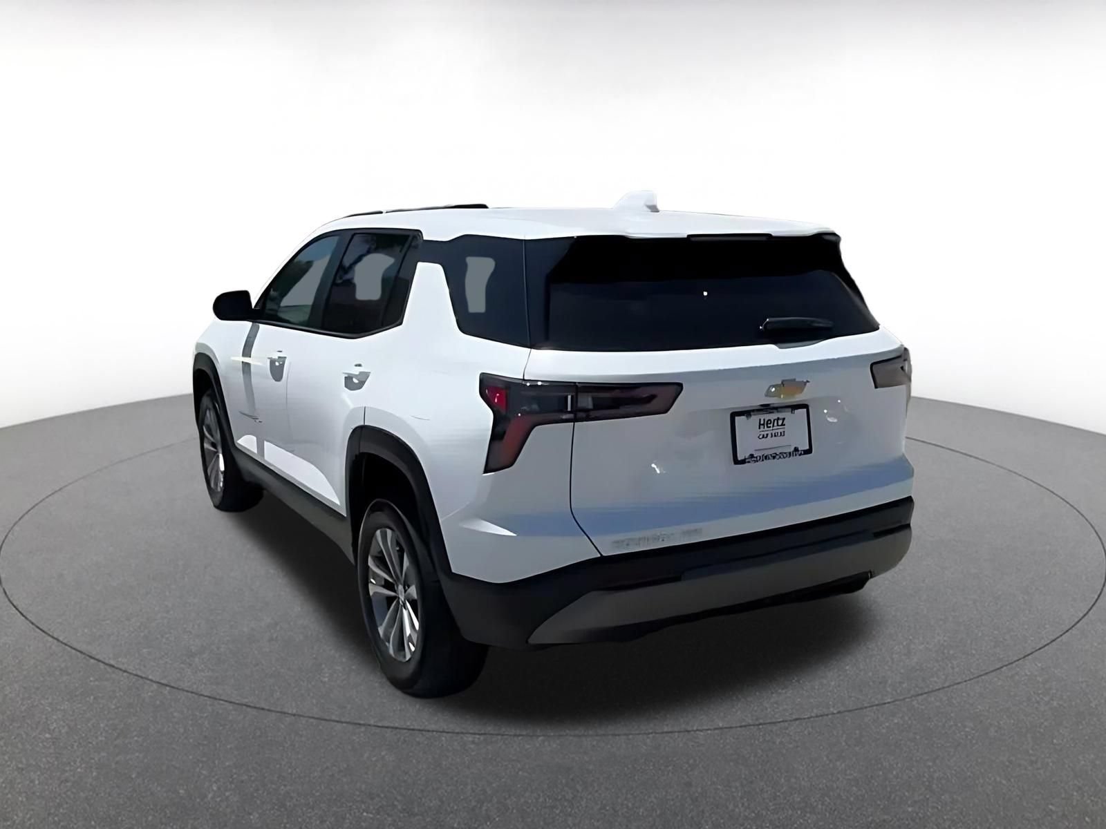 Used 2025 Chevrolet Equinox LT AWD/4WD image 4