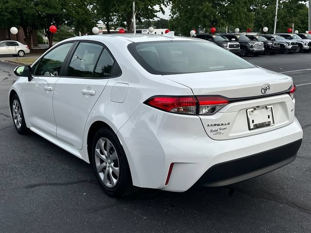 Used 2025 Toyota Corolla LE FWD image 5