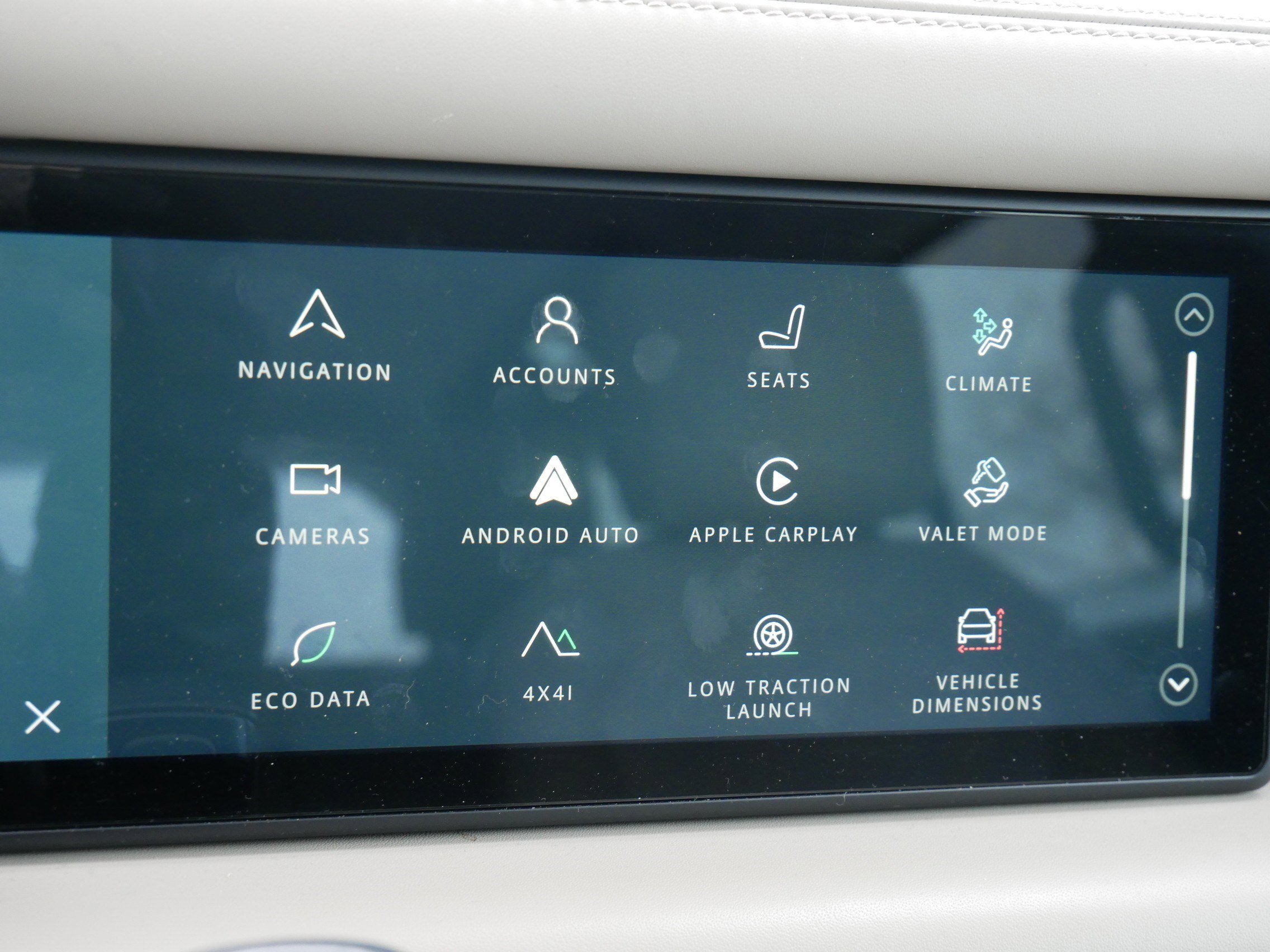 Used 2020 Land Rover Defender 110 image 30