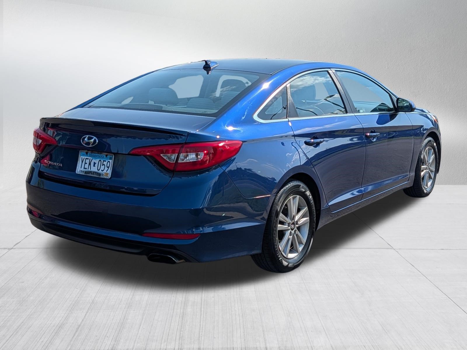 Used 2016 Hyundai Sonata SE w/ Cargo Package FWD image 7