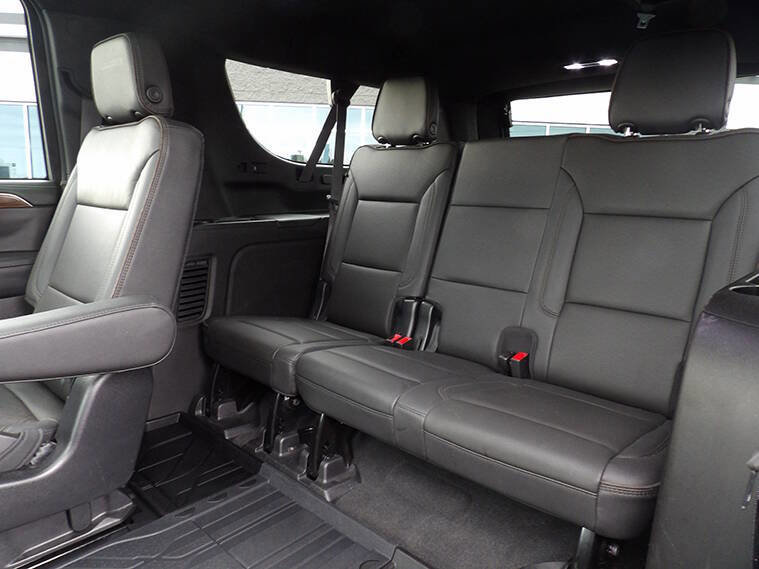 Used 2021 Chevrolet Suburban High Country image 16