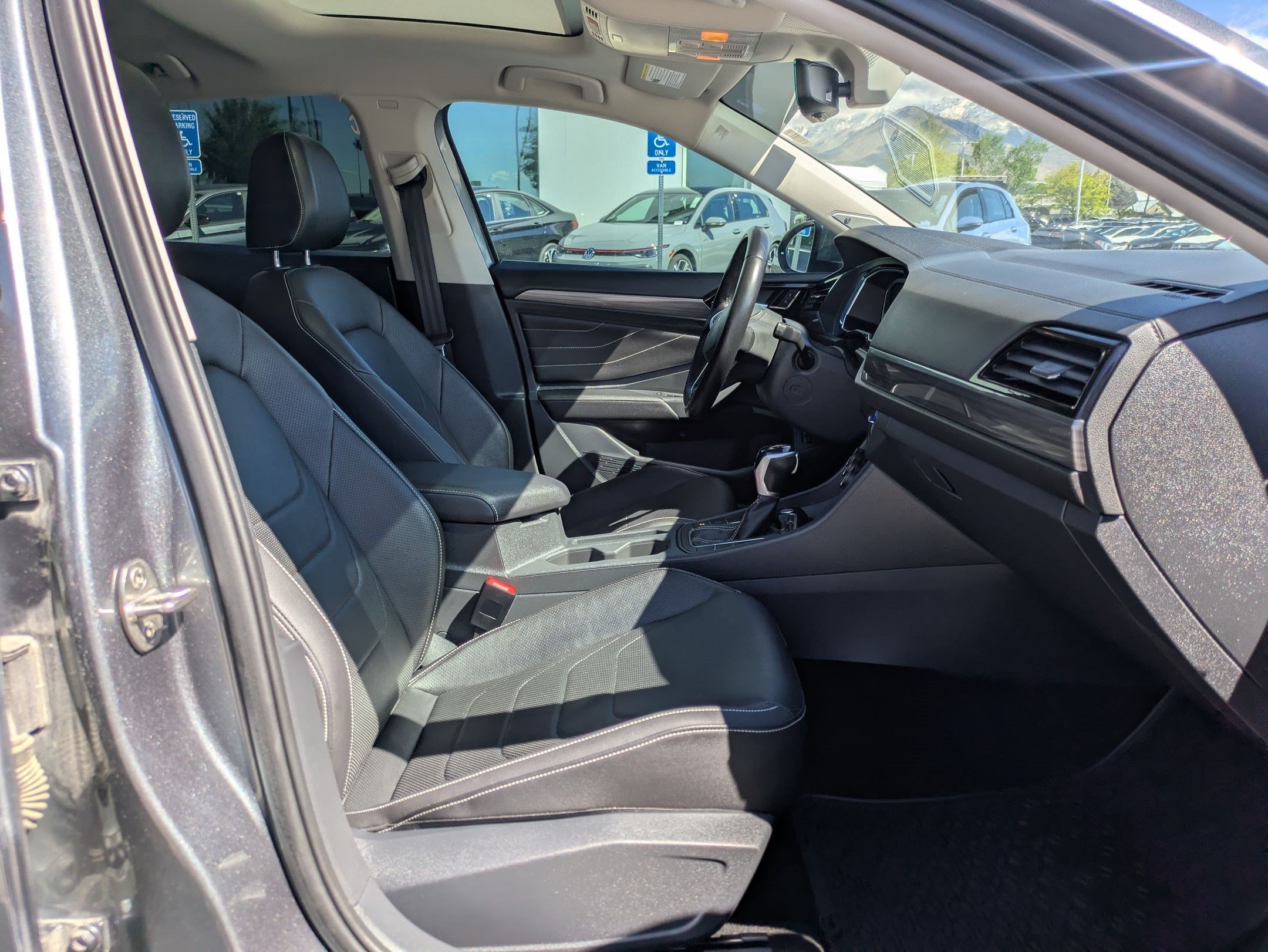 Used 2022 Volkswagen Jetta SEL FWD image 35