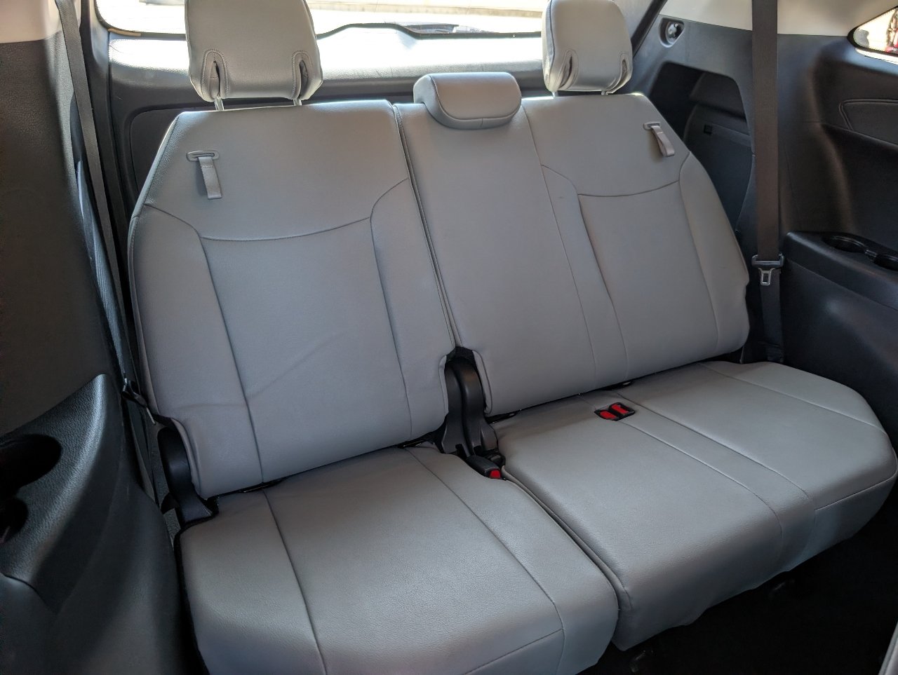 Used 2026 Toyota Sienna XLE FWD image 6