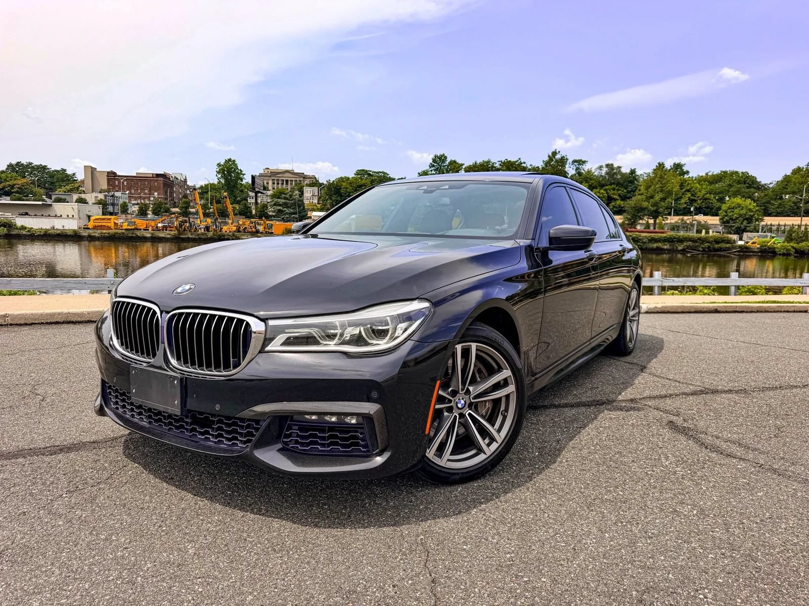 Used 2018 BMW ALPINA B7 xDrive AWD/4WD image 2