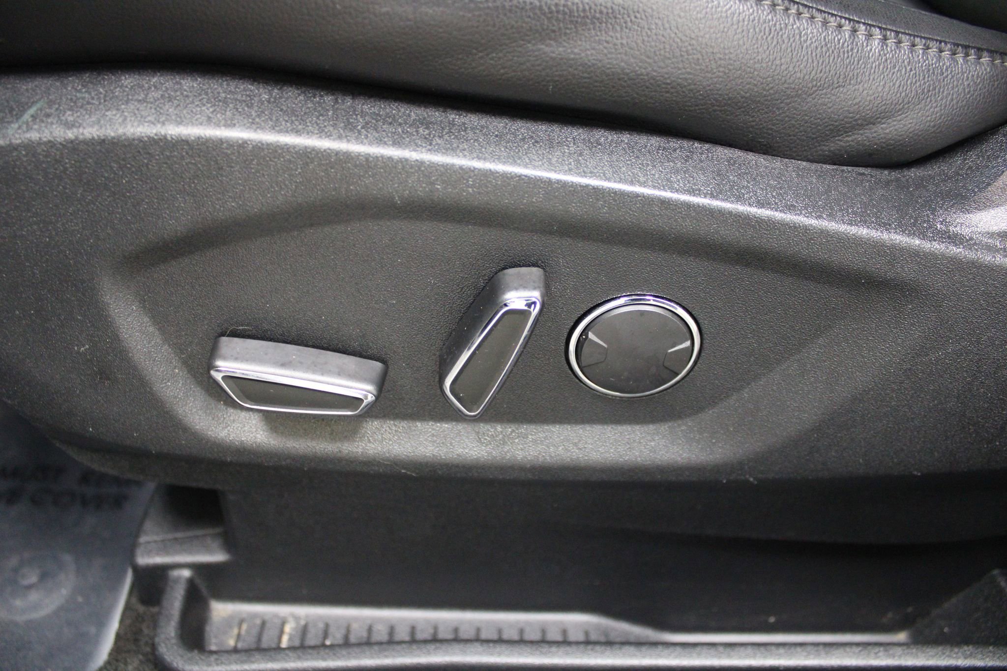 Used 2018 Ford Edge SEL w/ Equipment Group 201A image 11