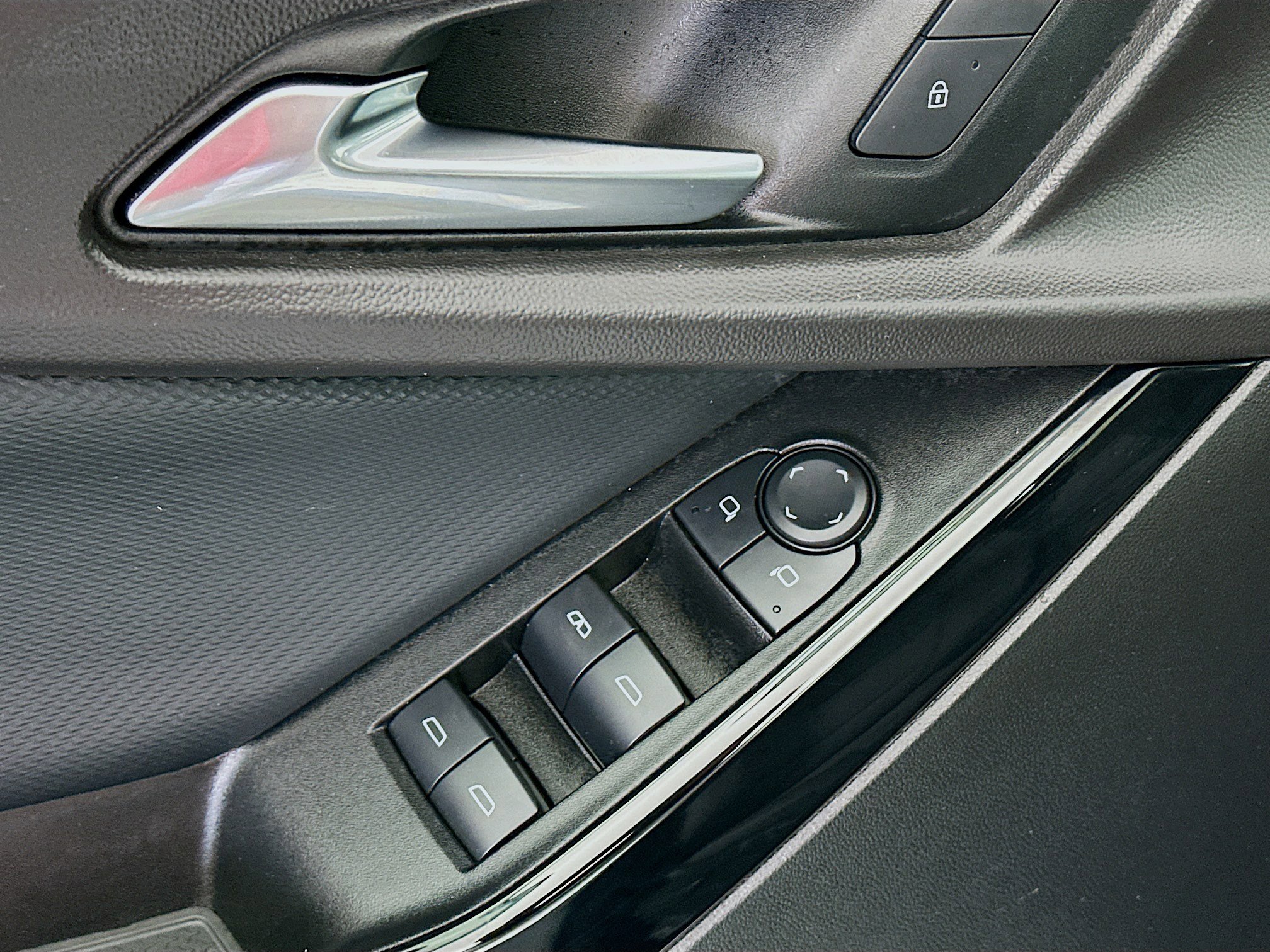 Used 2025 Chevrolet Equinox LT image 15