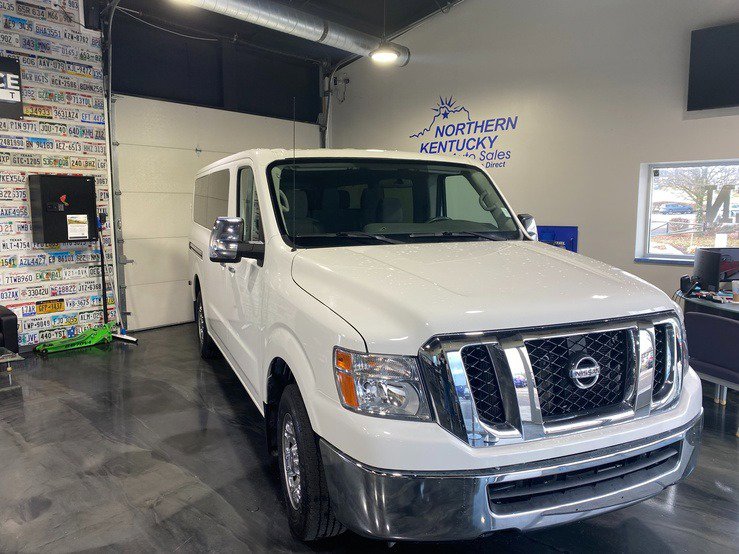 Used 2020 Nissan NV 3500 SV image 1