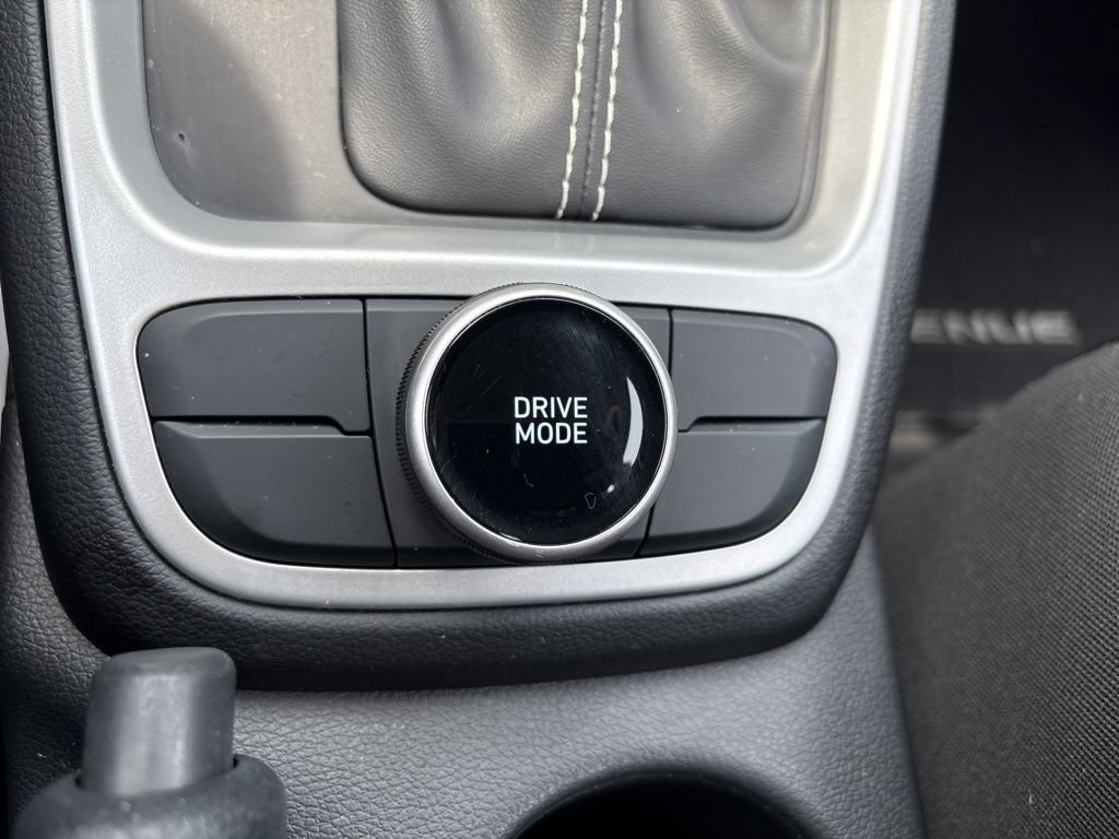 Certified 2023 Hyundai Venue SEL FWD image 22