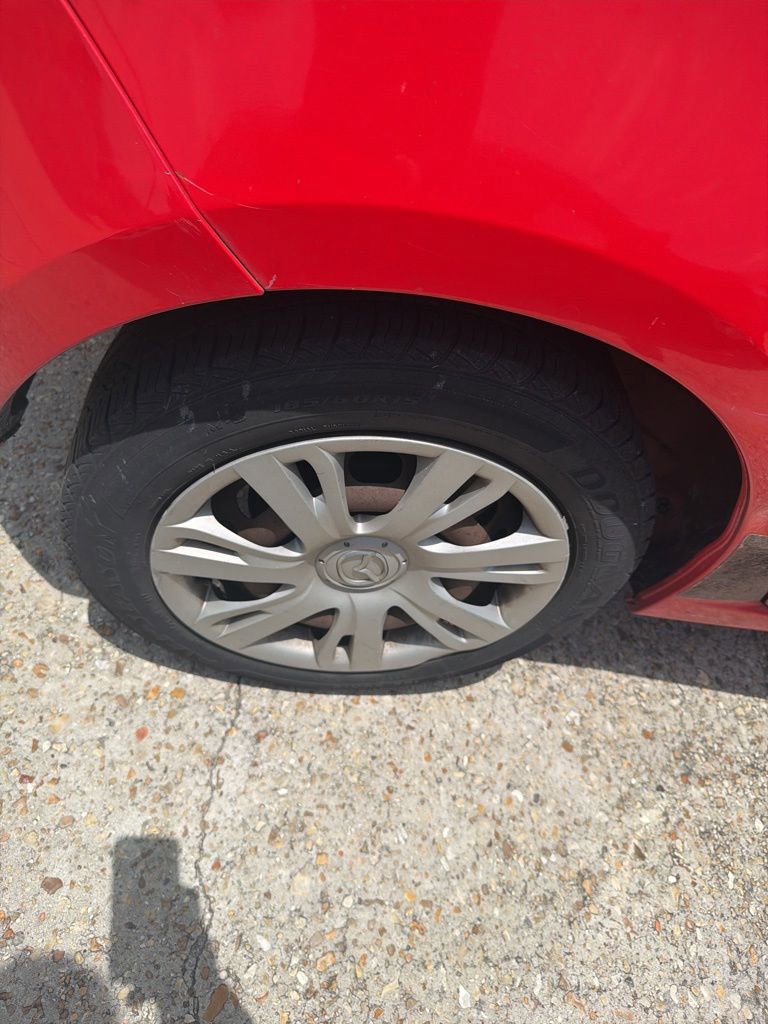 Used 2012 MAZDA MAZDA2 Sport FWD image 6