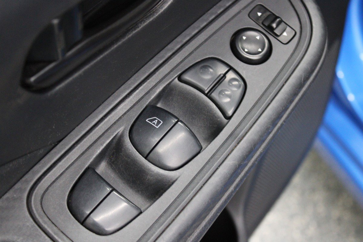 Used 2021 Nissan Versa S w/ Trunk Package image 14