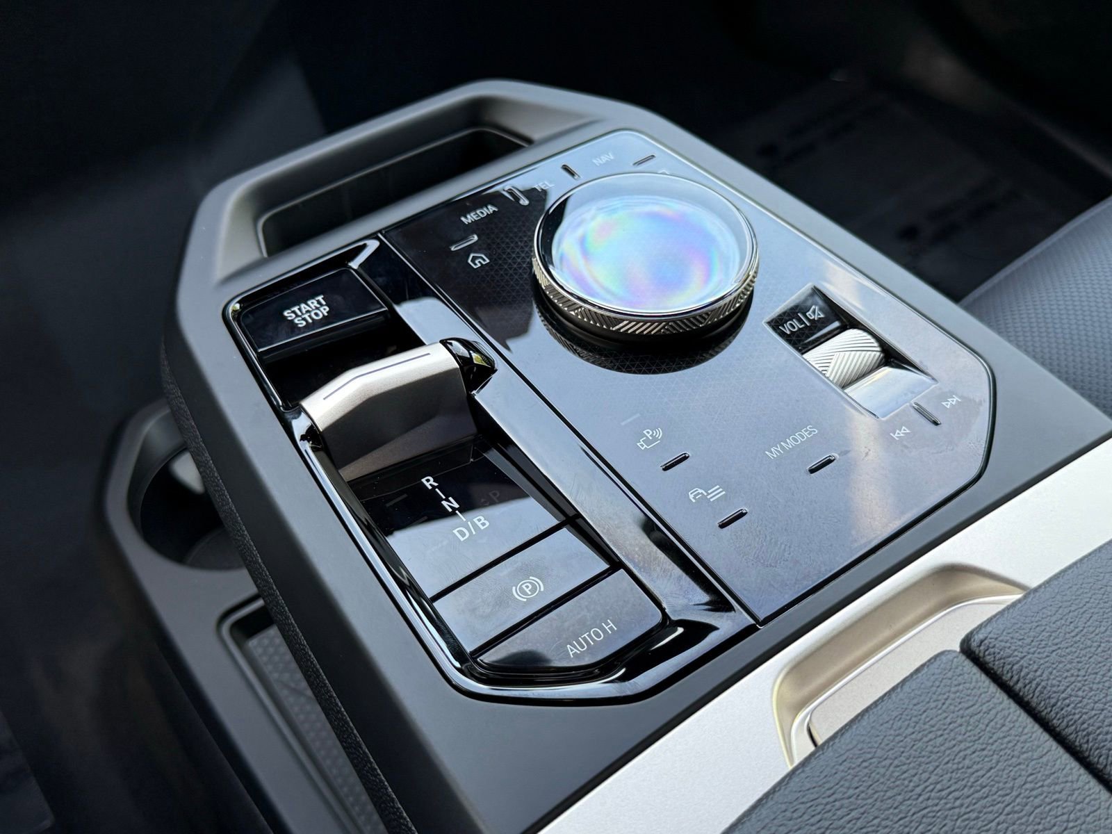 New 2026 BMW iX xDrive45 image 25