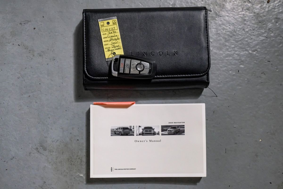 Used 2020 Lincoln Navigator Black Label w/ Cargo Convenience Package AWD/4WD image 59