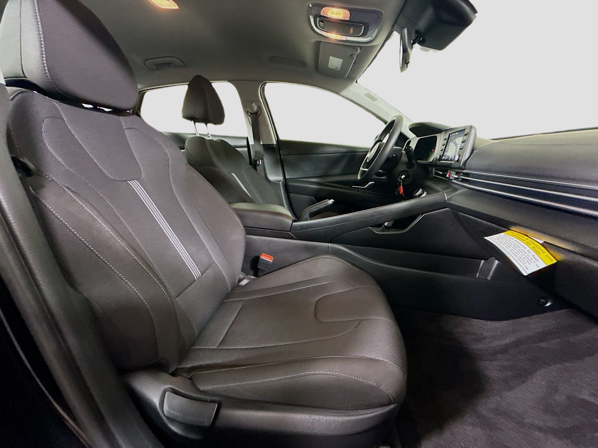 Used 2025 Hyundai Elantra SE FWD image 28
