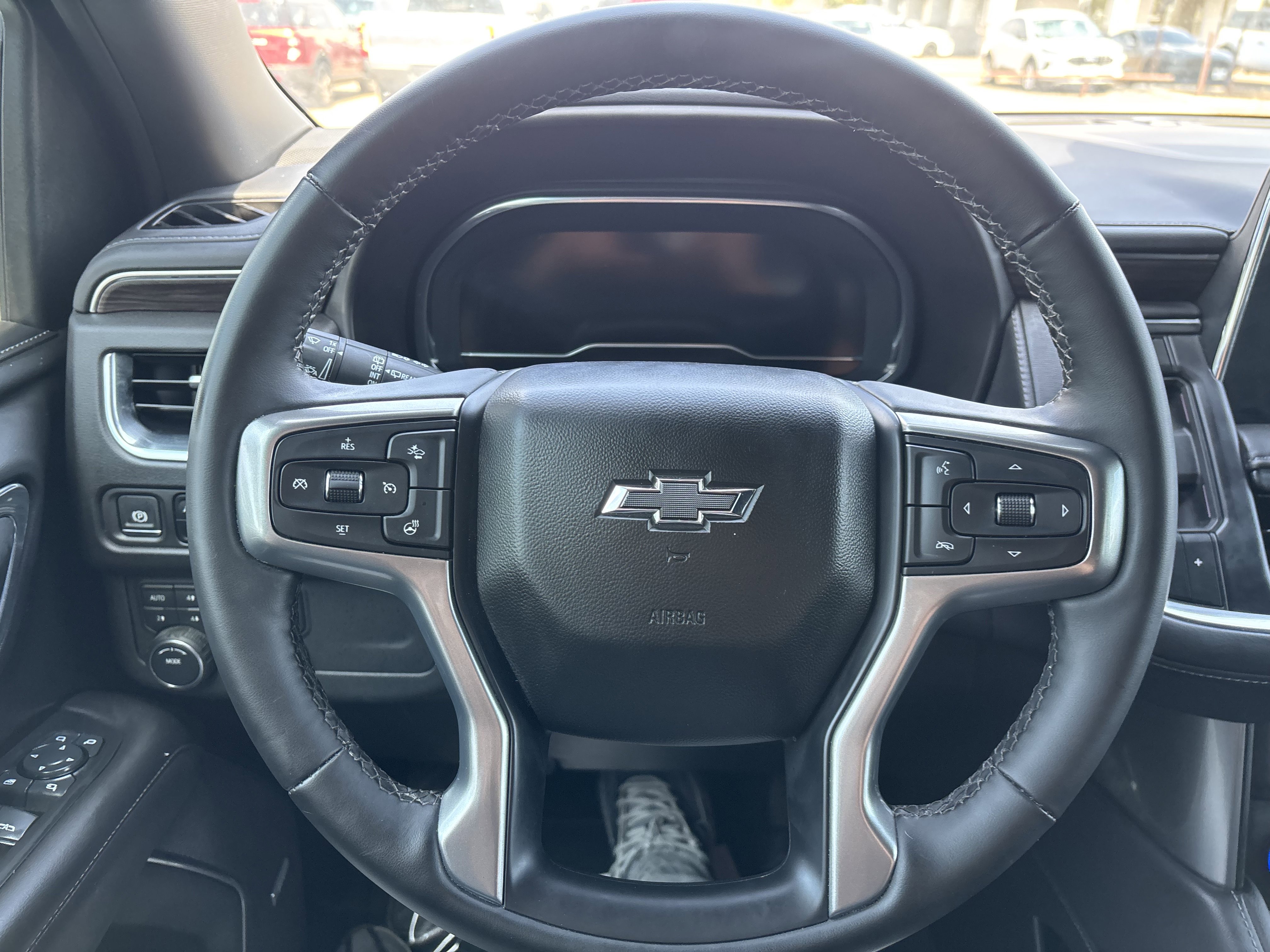 Used 2024 Chevrolet Tahoe Z71 w/ Luxury Package image 30