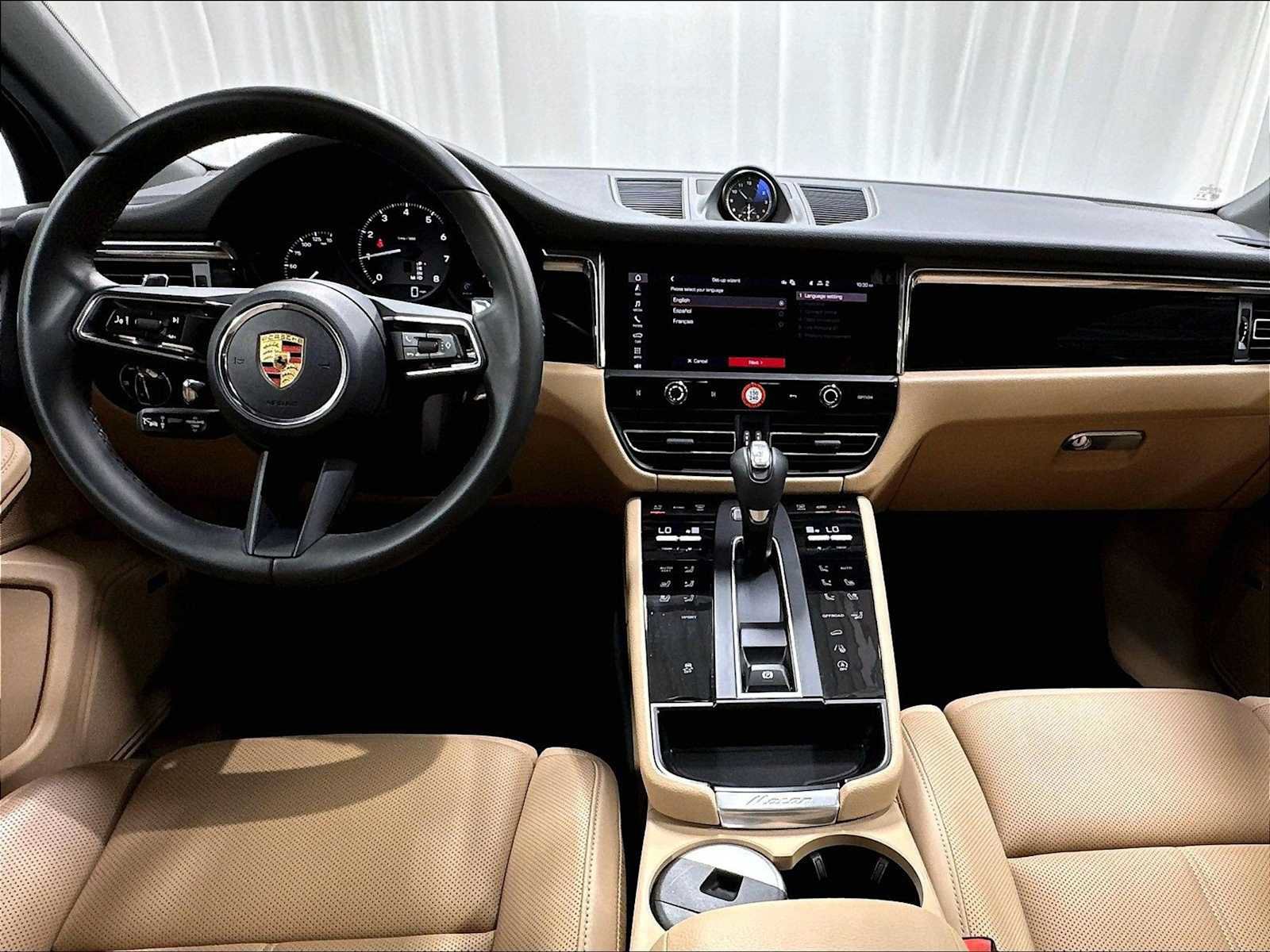 Used 2026 Porsche Macan AWD/4WD image 16