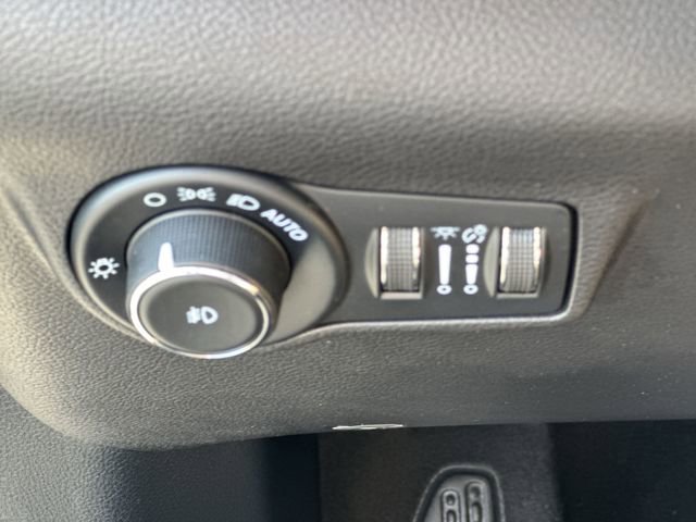 Used 2023 Jeep Compass Trailhawk AWD/4WD image 24