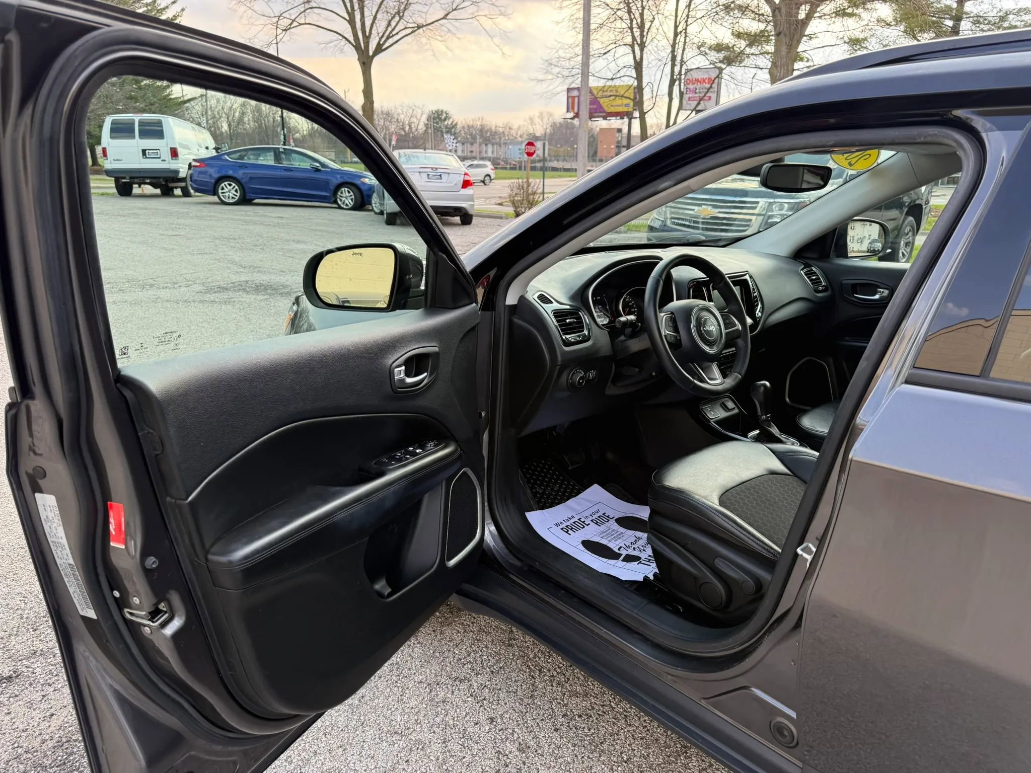 Used 2019 Jeep Compass Latitude image 9