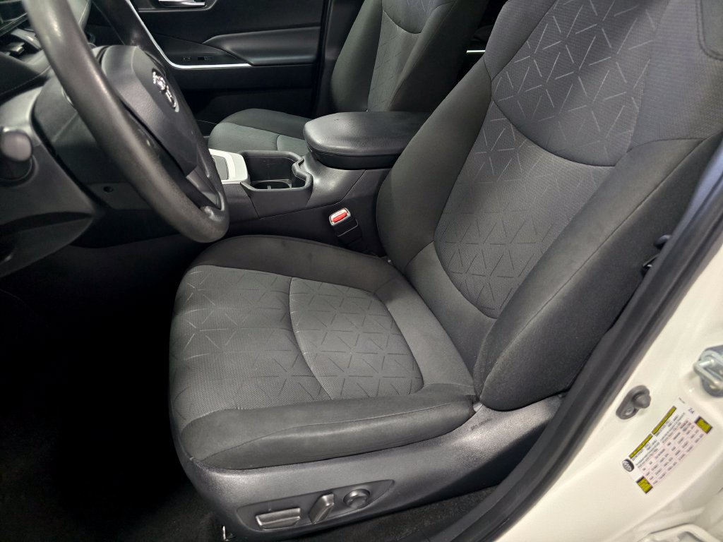 Certified 2024 Toyota RAV4 XLE FWD image 21