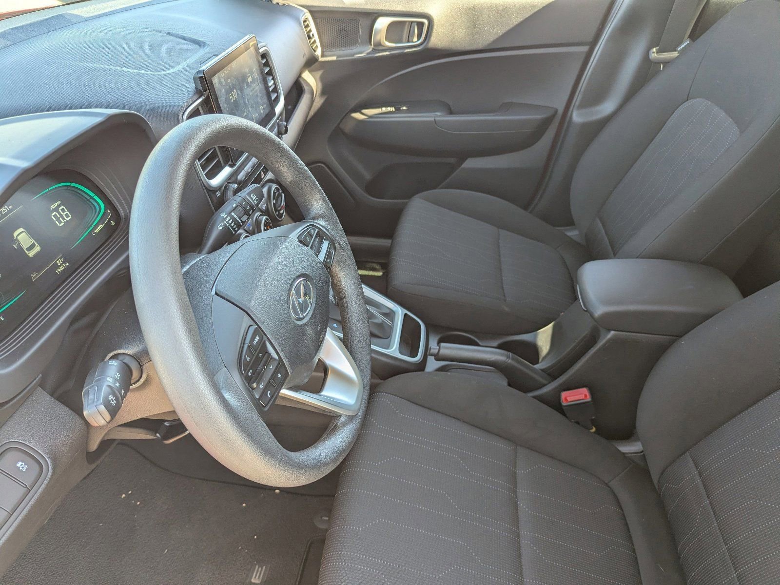 Used 2025 Hyundai Venue SE image 23