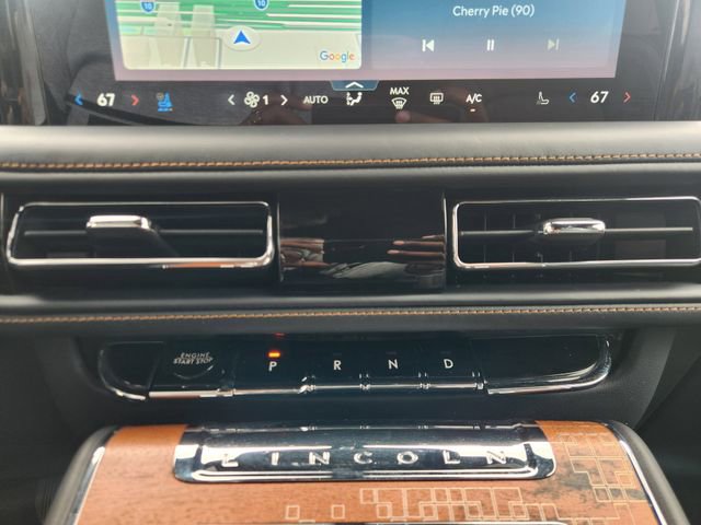 Used 2025 Lincoln Aviator Black Label AWD/4WD image 18