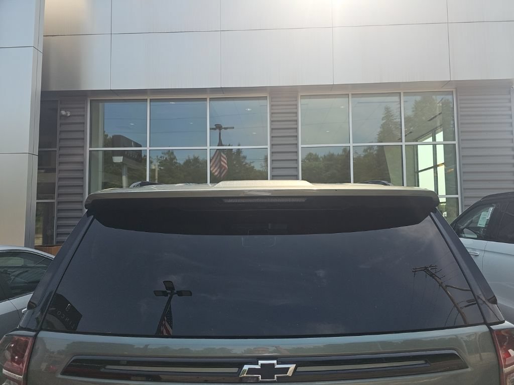 Used 2024 Chevrolet Suburban Z71 w/ Luxury Package AWD/4WD image 6