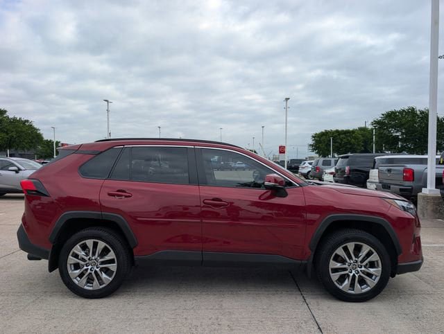 Used 2025 Toyota RAV4 XLE Premium image 3
