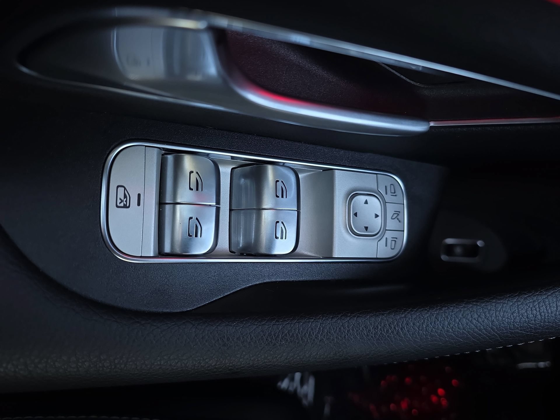 Certified 2025 Mercedes-Benz GLS 450 4MATIC image 27