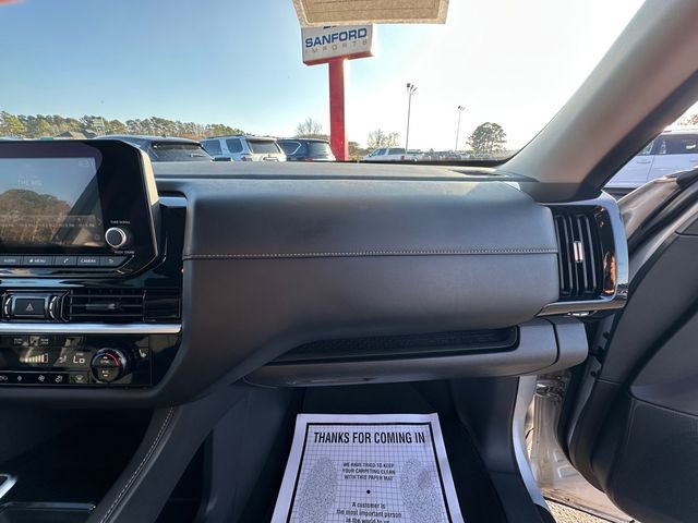 Used 2024 Nissan Pathfinder SV image 16