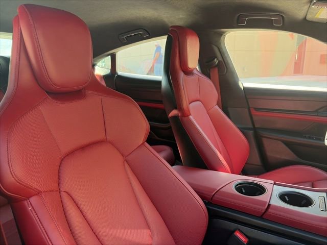 Used 2022 Porsche Taycan GTS AWD/4WD image 10