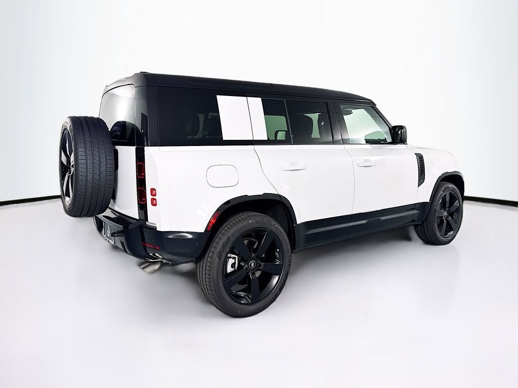 Used 2025 Land Rover Defender 110 X-Dynamic SE AWD/4WD image 5