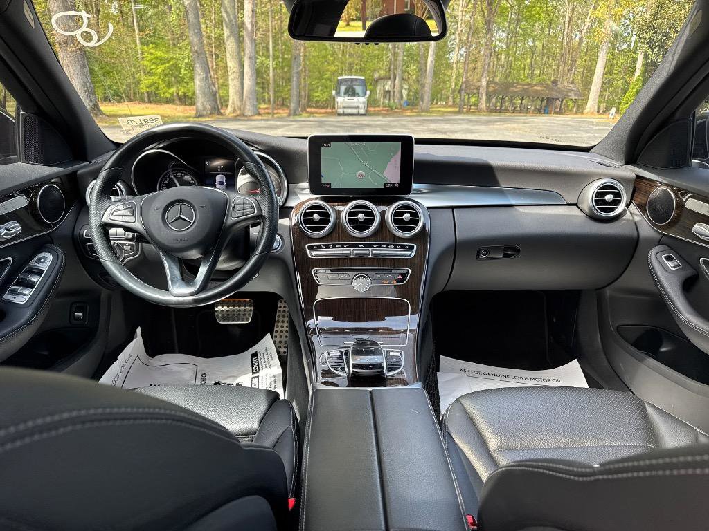 Used 2018 Mercedes-Benz C 300 4MATIC Sedan image 6