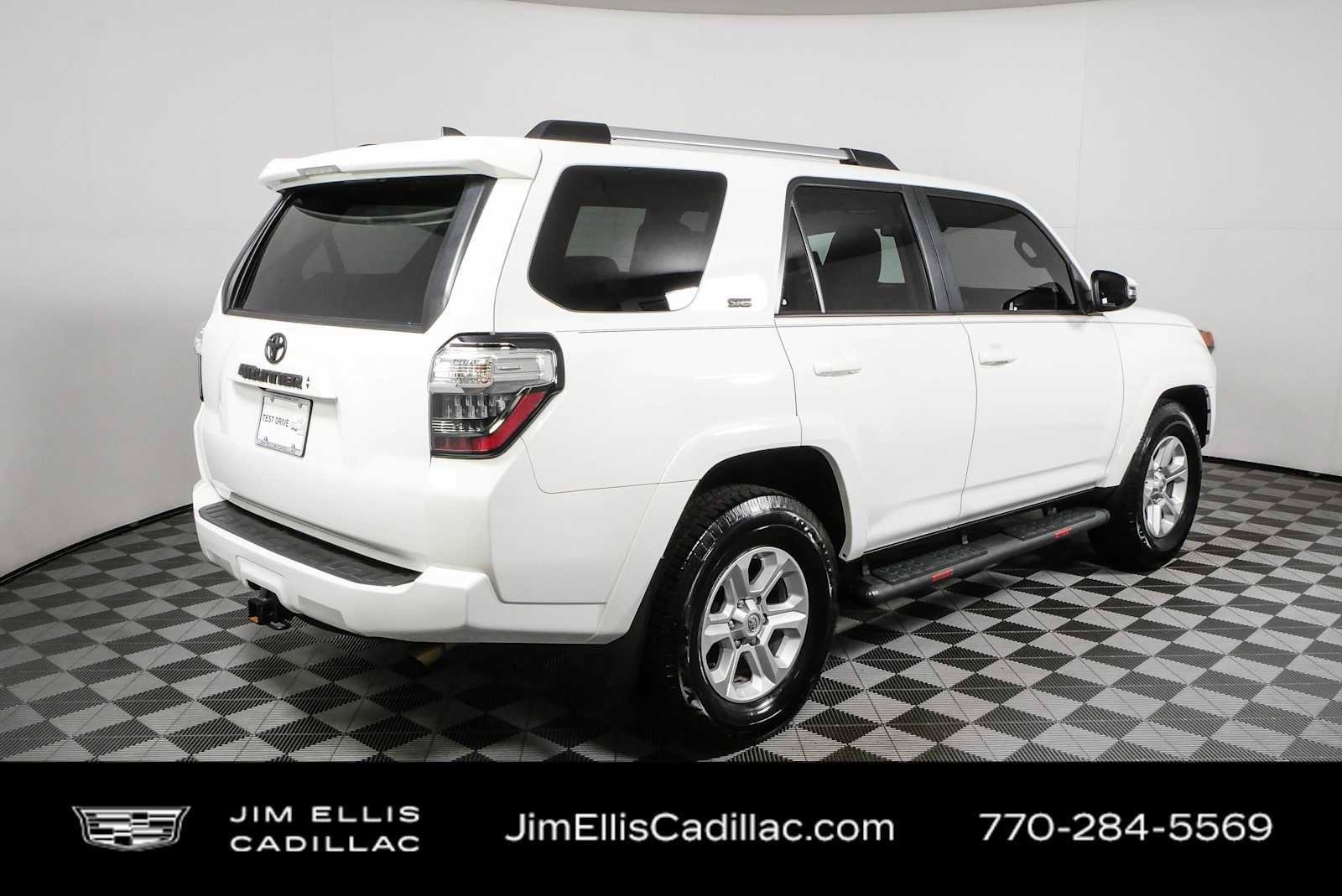 Used 2023 Toyota 4Runner SR5 Premium w/ Moonroof Package RWD image 3