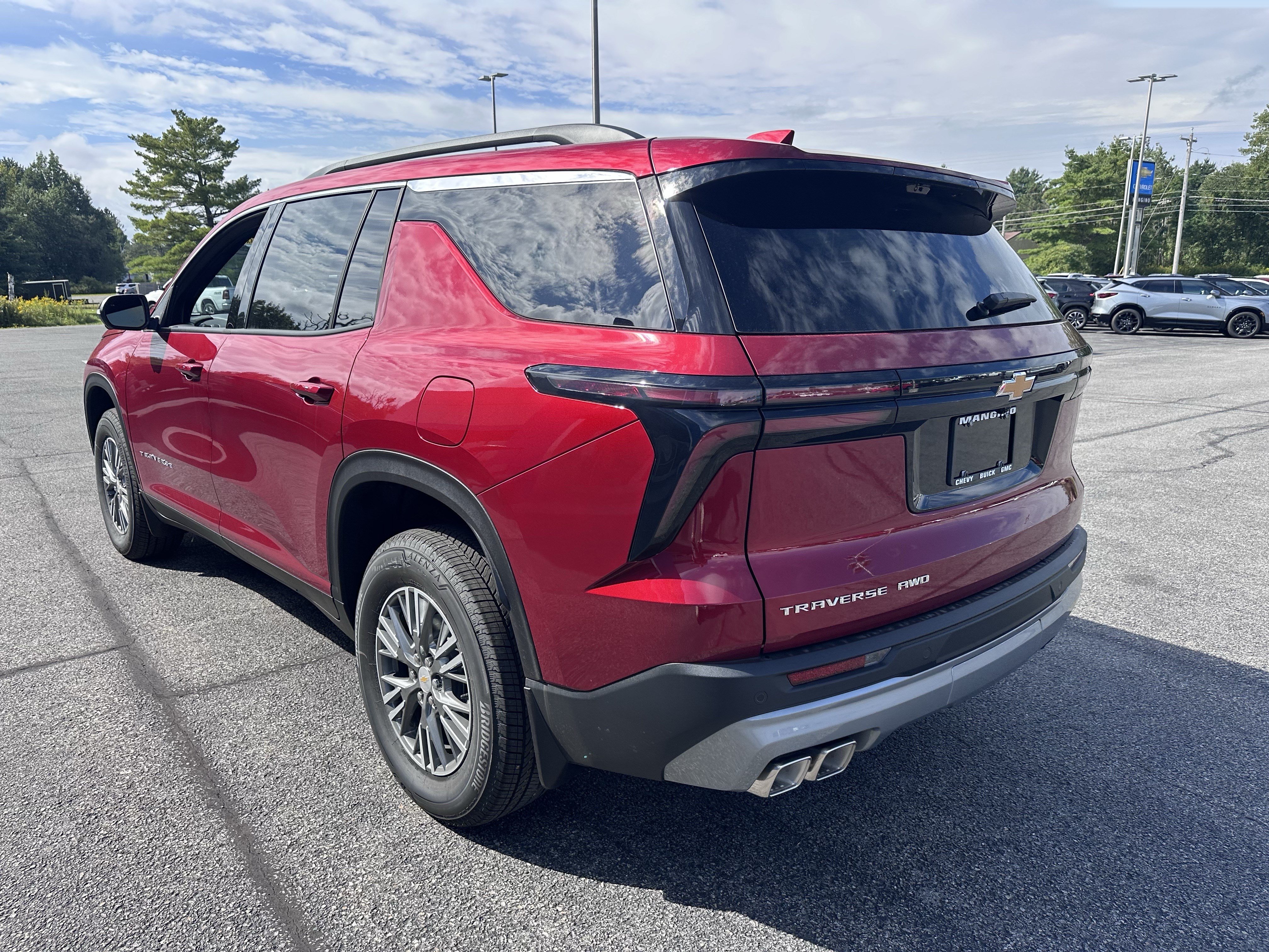 New 2026 Chevrolet Traverse LT w/ Driver Confidence Package AWD/4WD image 4