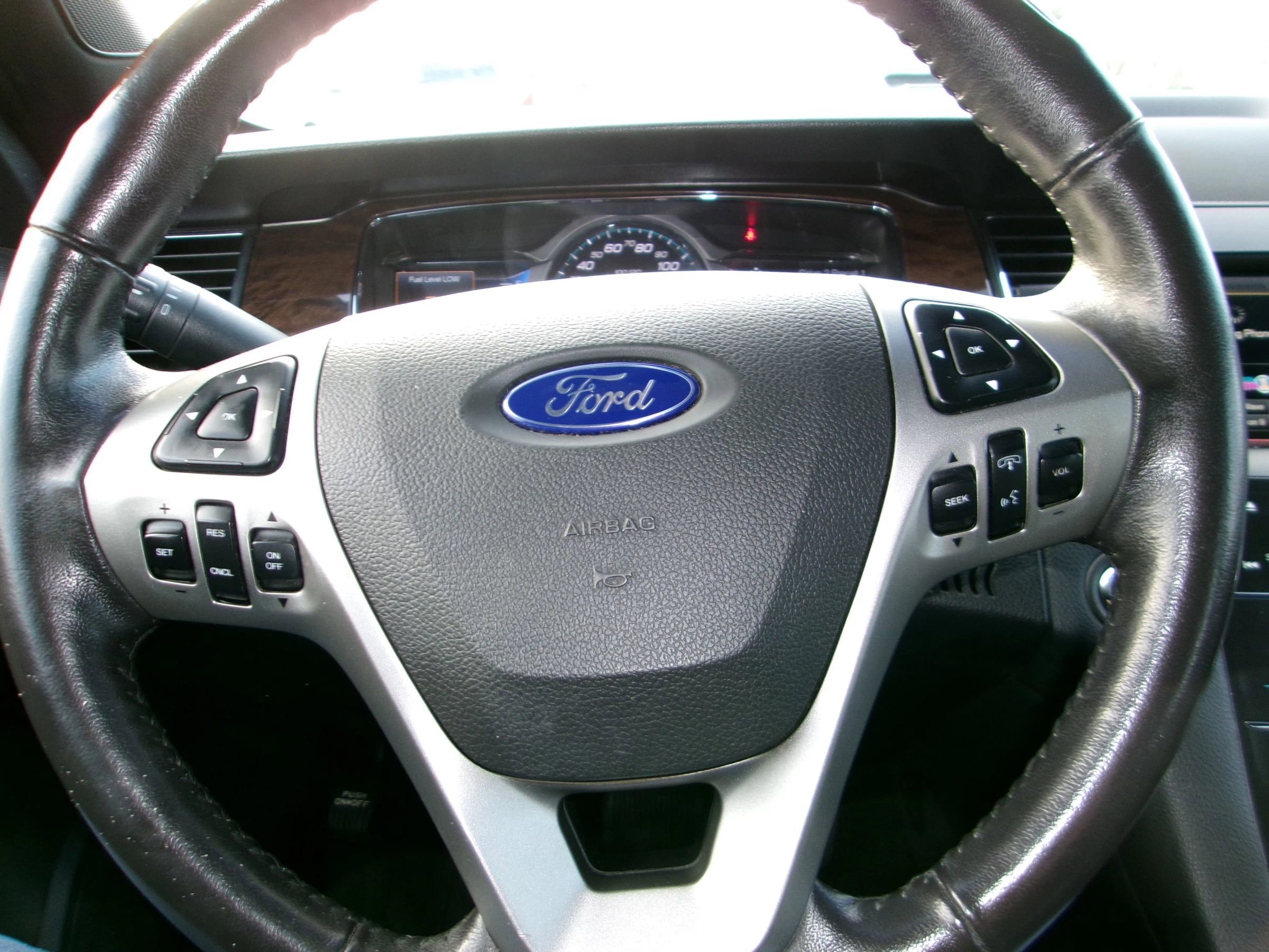 Used 2015 Ford Taurus Limited image 14
