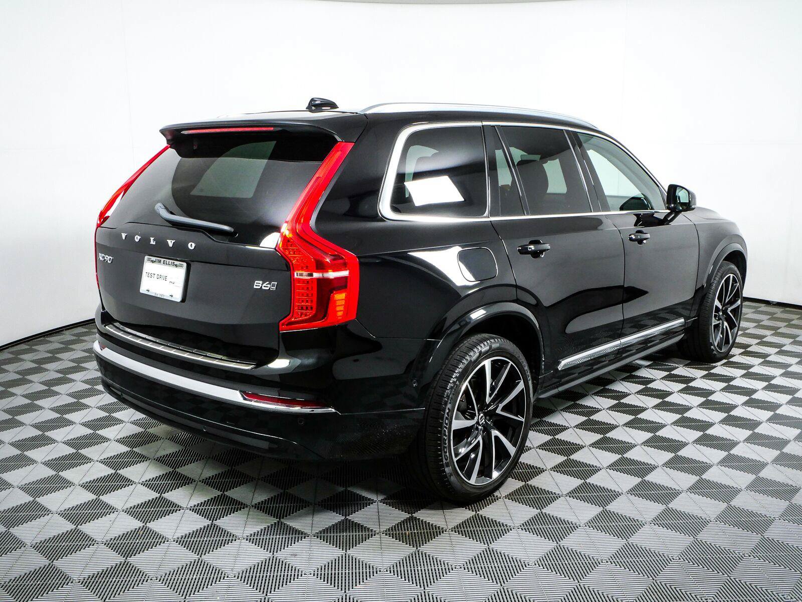 Used 2023 Volvo XC90 B6 Plus w/ Protection Package Premier AWD/4WD image 3