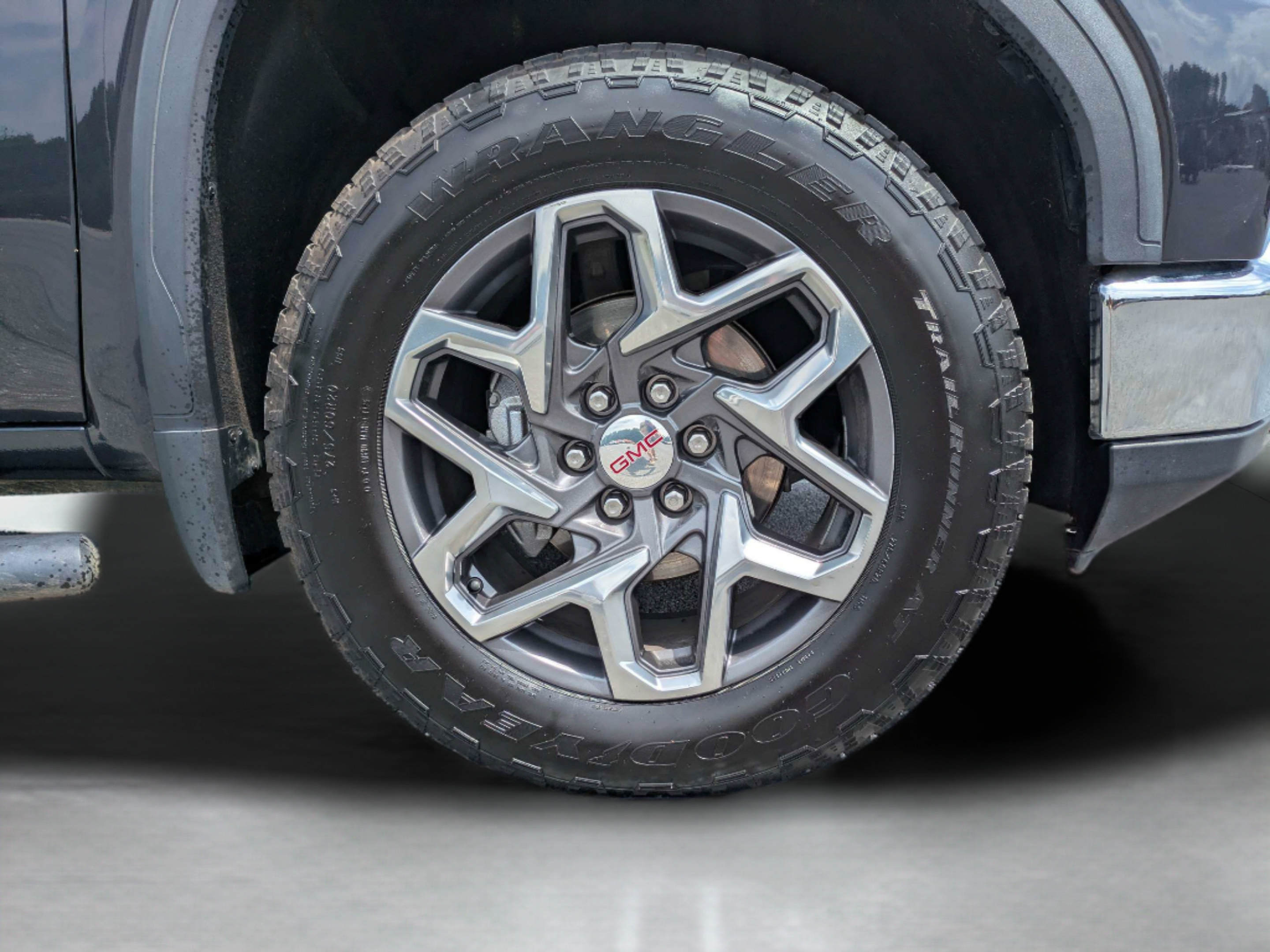 Used 2022 GMC Sierra 1500 SLT w/ SLT Convenience Package AWD/4WD image 30