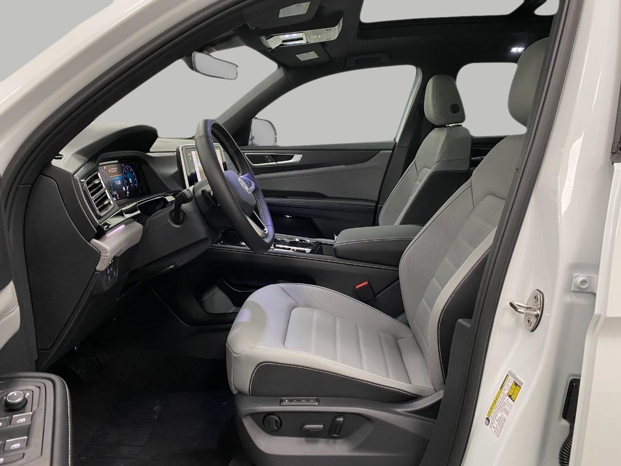 New 2026 Volkswagen Atlas Cross Sport SEL image 31