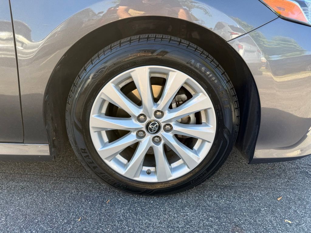 Used 2018 Toyota Camry LE image 27