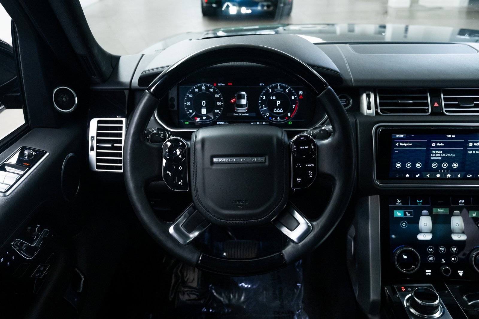 Used 2020 Land Rover Range Rover HSE image 12