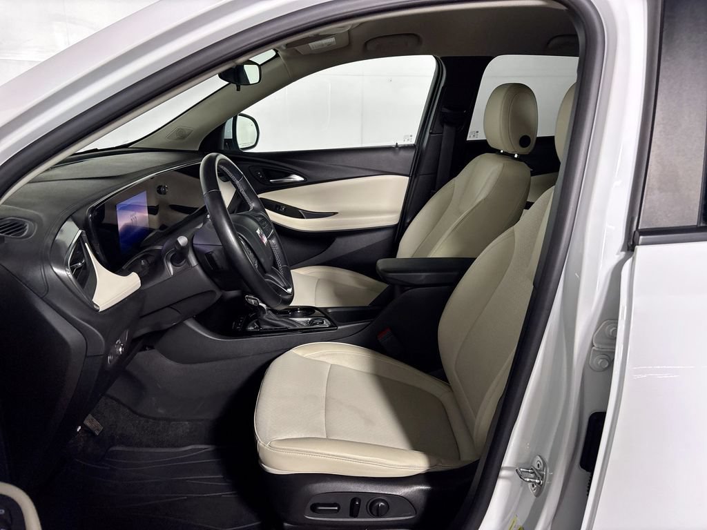 Used 2024 Buick Encore GX Preferred w/ Comfort Package AWD/4WD image 11