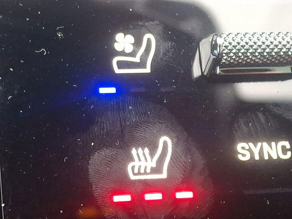 Used 2024 Porsche Panamera image 25